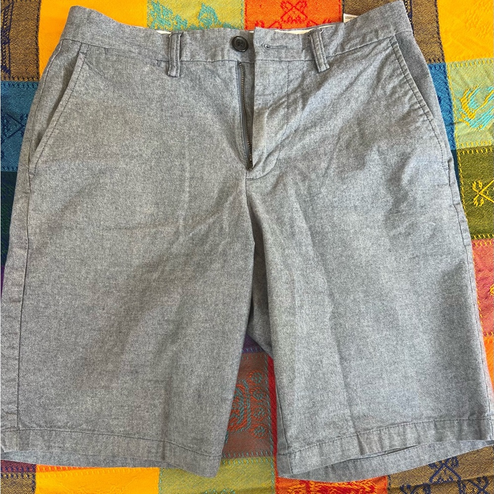 Old Navy shorts, size 28 (XS), light blue and grey.